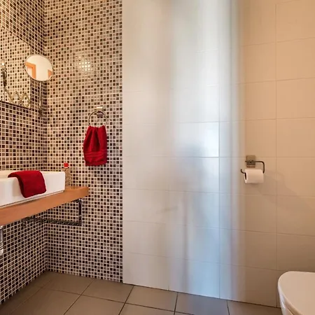 Flora Apartment *